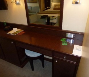 Penthouse suite - dressing table